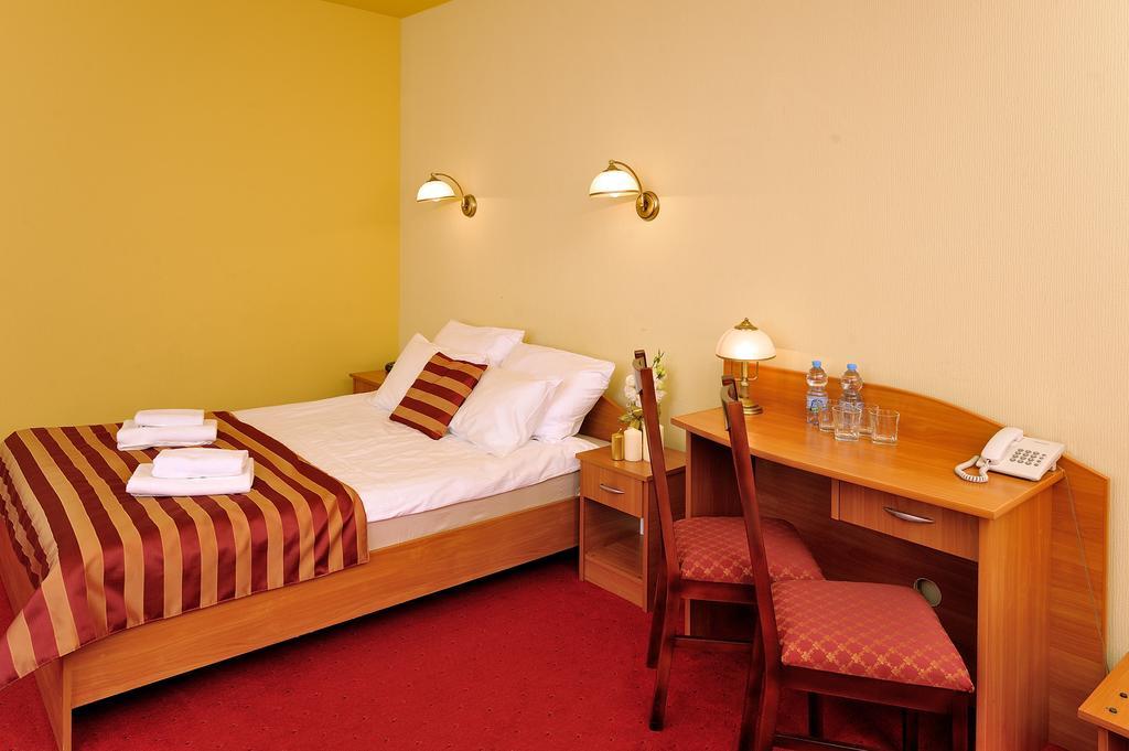 Hotel Na Bloniach بييلسكو بياوا الغرفة الصورة