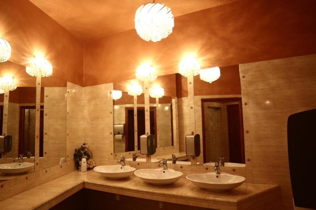 Hotel Na Bloniach بييلسكو بياوا المظهر الخارجي الصورة